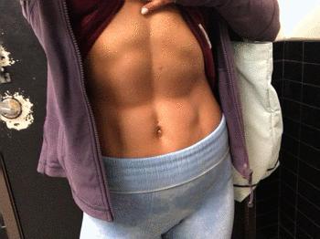 她的性感，我不敢看