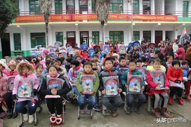 河南省南阳市邓州市小杨营乡角门,同心社区助学活动