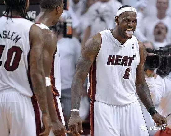 「布稀奇」给抖音运营小白们分享柜姐是怎么被人怼怼怼怼怼火的