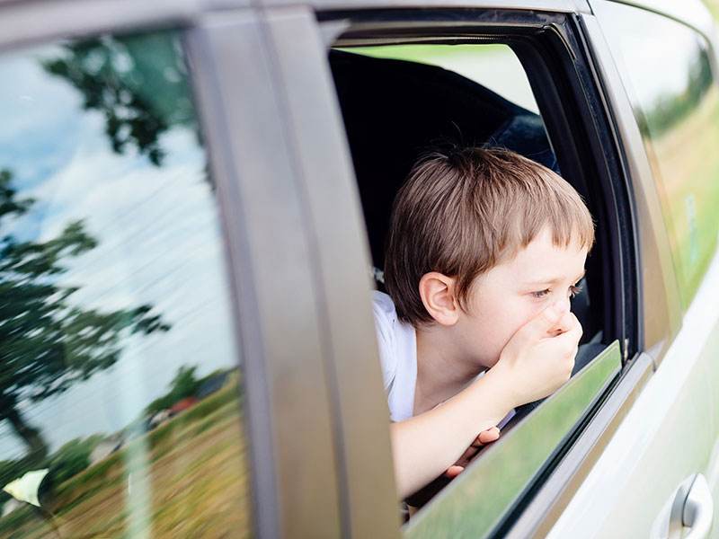 小孩儿晕车该怎么办,小孩晕车怎么办教你一招轻松搞定
