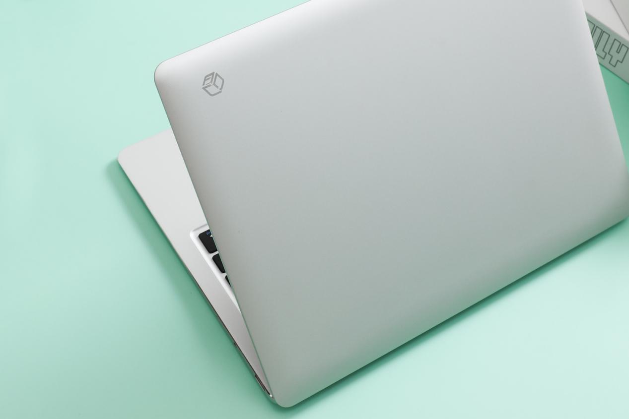 网课不翻车！把手里的iPad砸了吧，千元级3K分辨率笔记本不香？