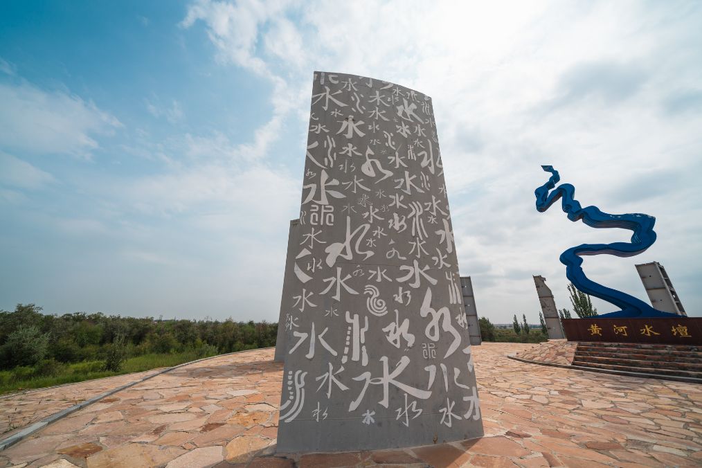 她是滔滔千里黄河的宠儿,阴山之下、河套之上的掌上明珠