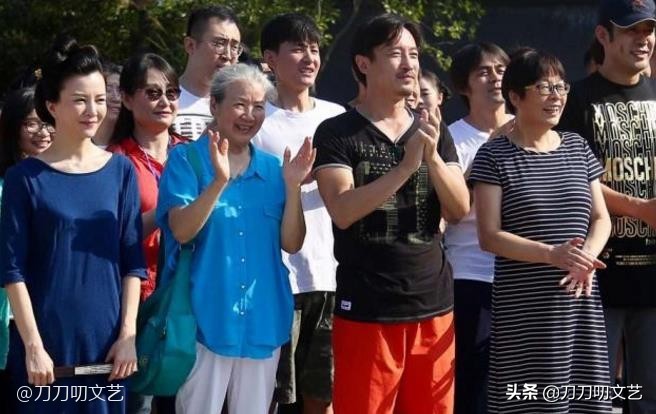 刘琳徐静蕾话剧,刘琳和徐静蕾的照片