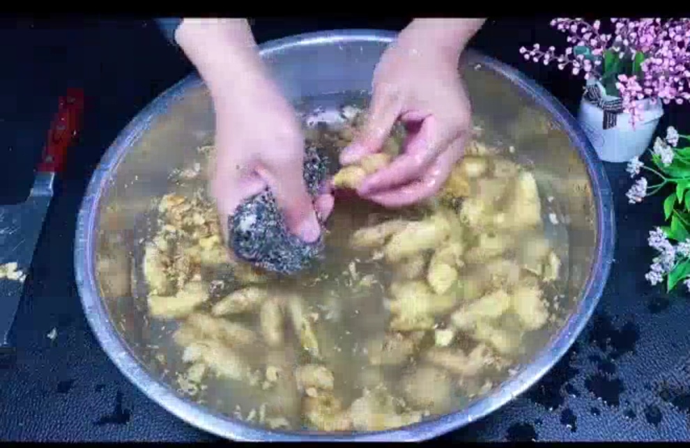 老奶奶腌制萝卜干独家秘诀,民间秘方腌制姜片介绍一下