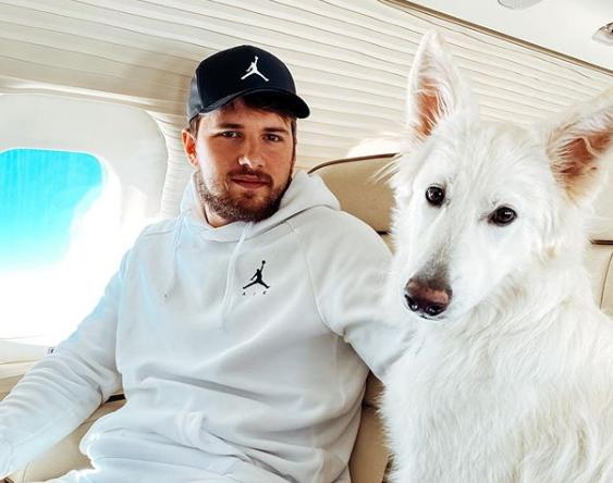 东契奇胡子图片大全,东契奇年轻帅照16岁