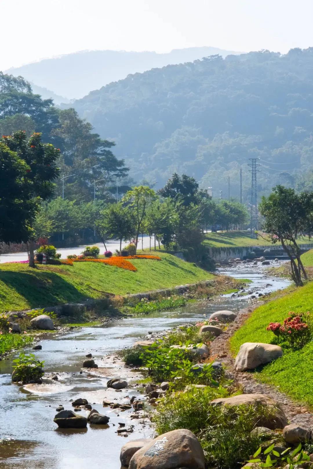 在大山深处幽静绝美的村落,深藏大山中的村落