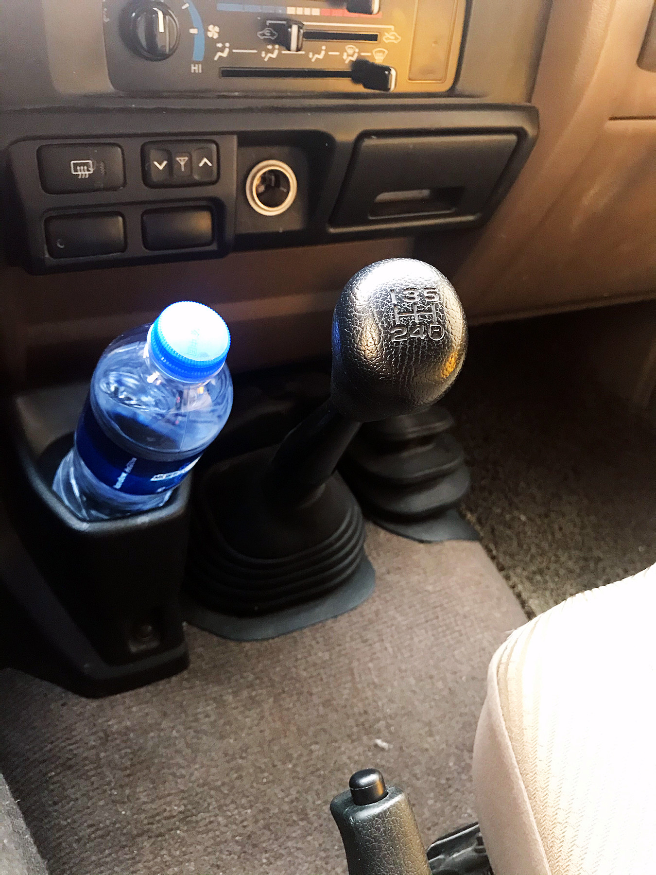 全新陆巡5.7试驾,陆巡v6版测评