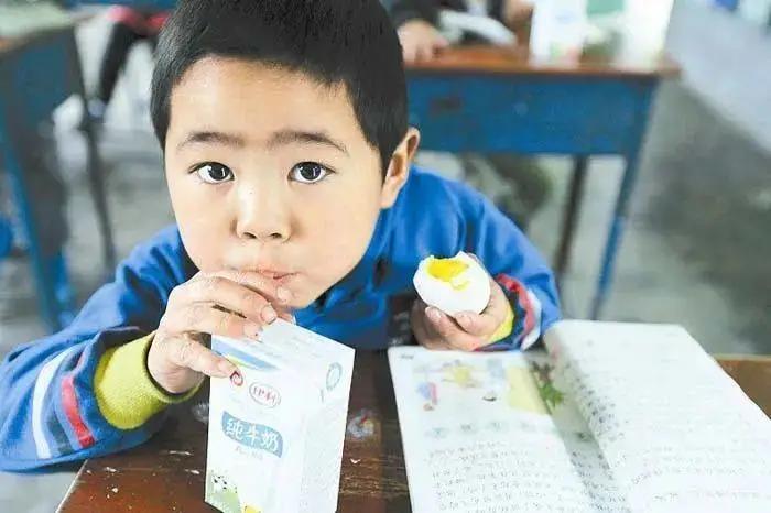 有前中后调的*疆新***子奶**，被喝成奶中“玲娜贝儿”