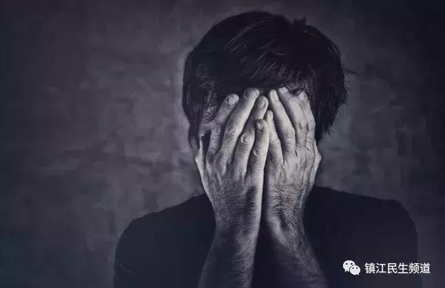 那年妻子刚生完孩子,他出差染上了艾滋病……