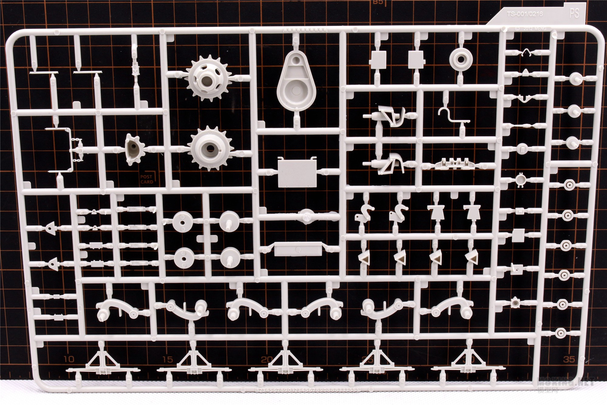 MENG,SS-018-1/35以色列“雌虎”重型装甲运输车-简介与开盒