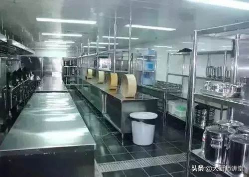 火爆全国的4D厨房到底是怎么样的？厨师长给你看看这些照片