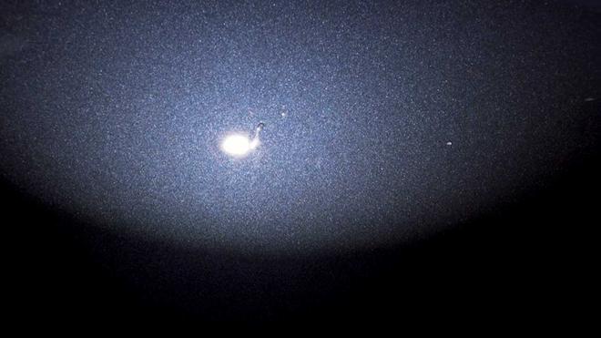 特斯拉modely前保险杠下护板有脱落,特斯拉modely提车漆面有问题