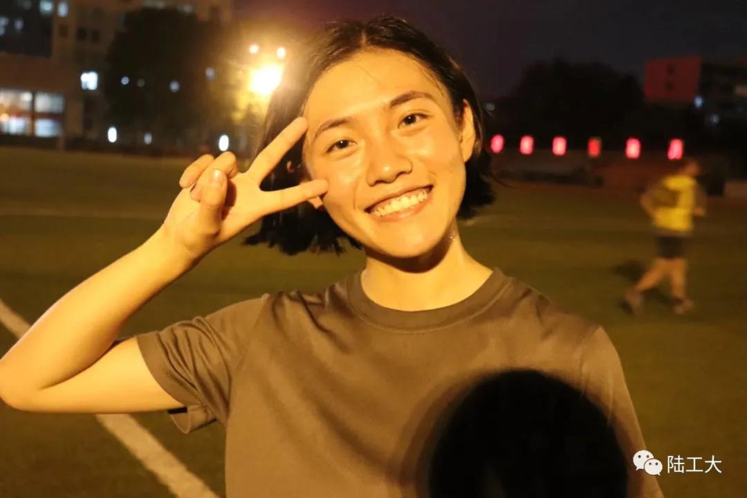 军人理发,中国军人理发视频