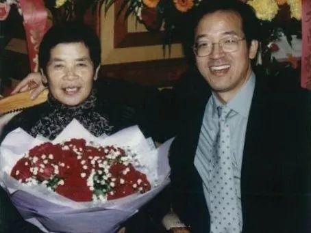 俞敏洪到底是个什么样的人,俞敏洪中国最富有的老师