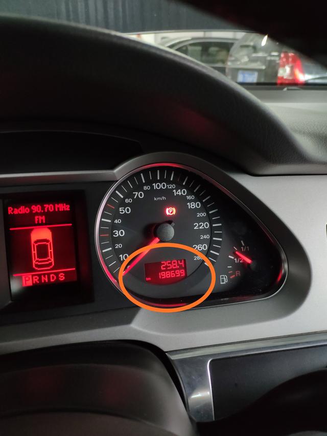 11年奥迪a6漏机油,奥迪a62.0t漏水一般哪里问题