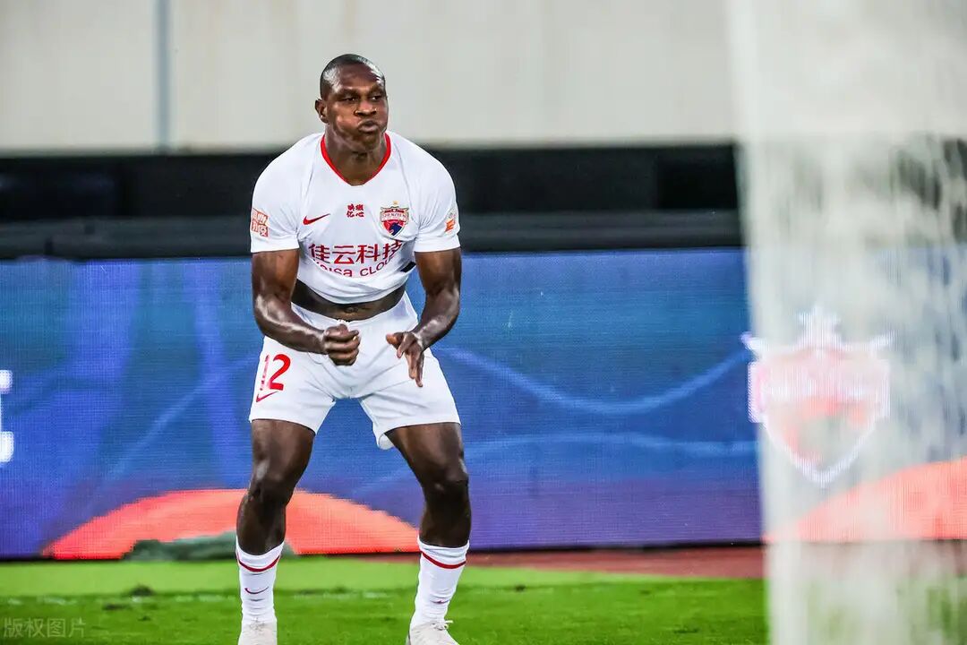 傅明再现争议判罚,傅明曾var点球视频