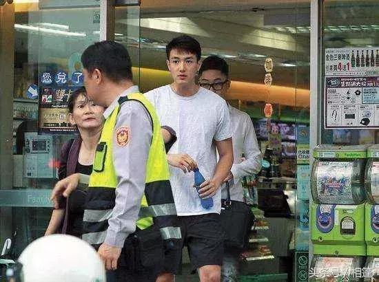 萧亚轩谈25岁以上的男人,萧亚轩再谈小鲜肉男友