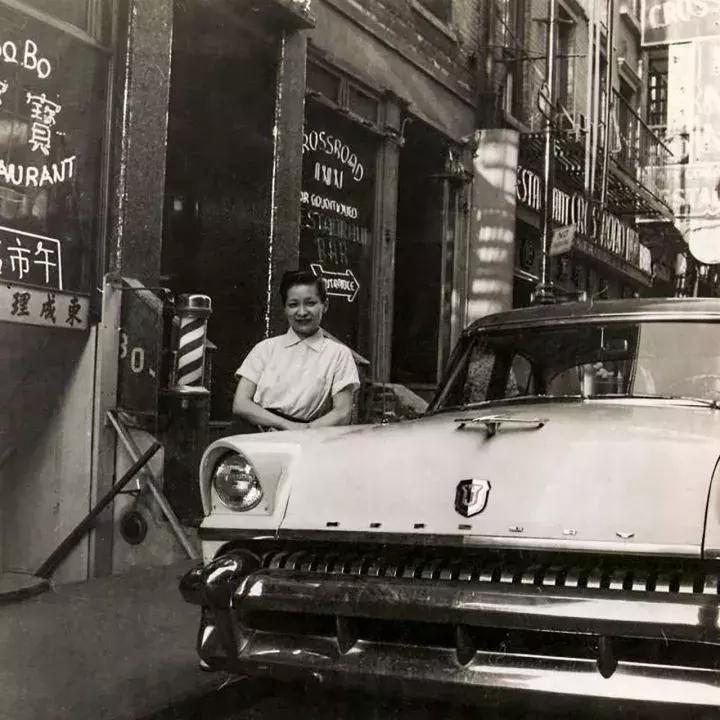 100年前,有女人裹脚,也有女人飞行……