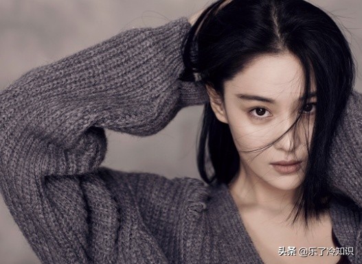 张馨予霸气造型图,张馨予这泡面头造型还挺美的