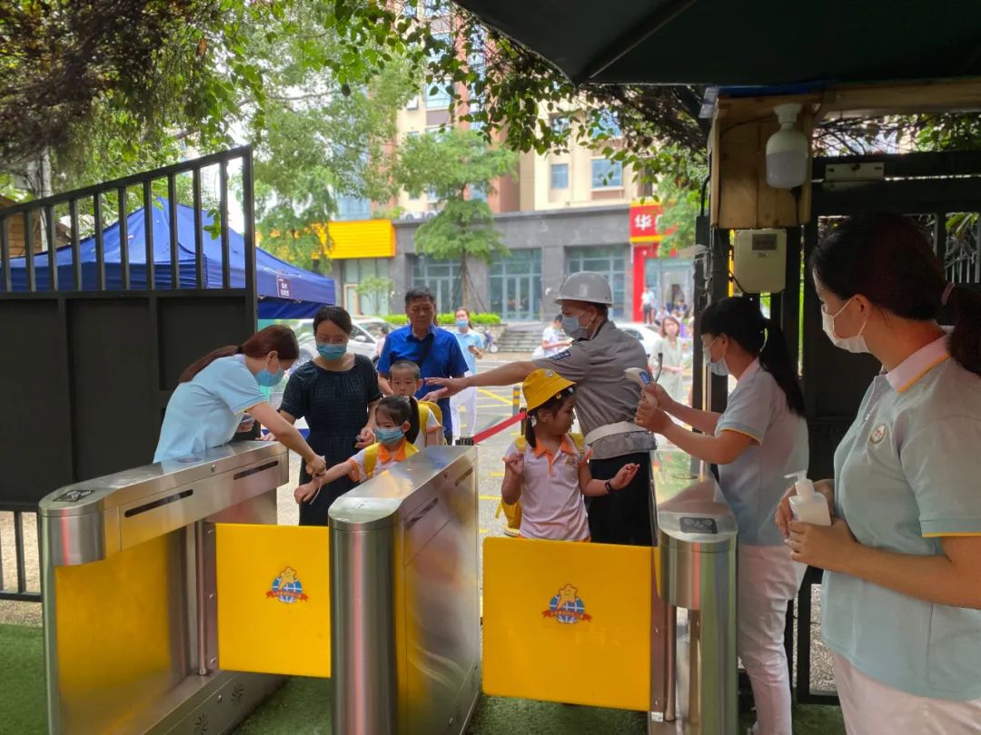 鼓楼一年级报到,小小鼓楼