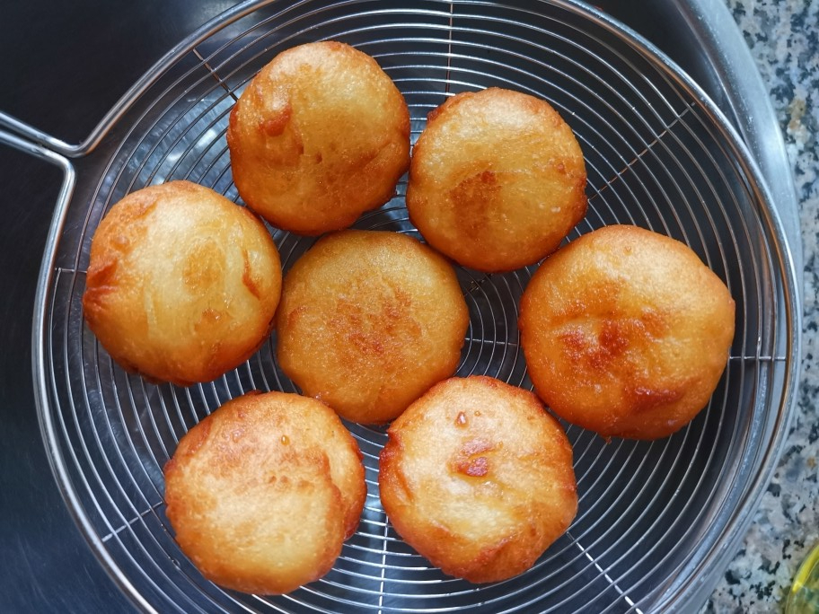 炸糖糕怎样做又酥又软,炸糖糕怎么做又软又好吃