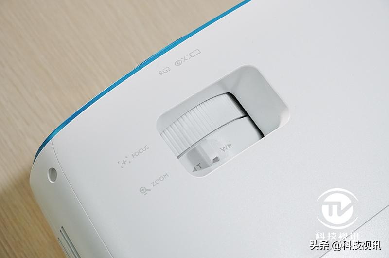 优派px701-4k和明基tk800m哪个好,4k高清投影仪家庭影院