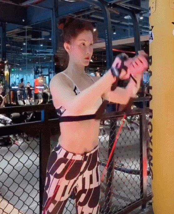 胸部下垂外扩怎么提升上去,胸部下垂怎么打造好看