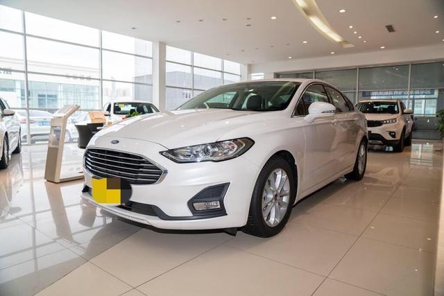 蒙迪欧操控感完胜迈腾怎么卖不动,蒙迪欧降价是因为减配了吗