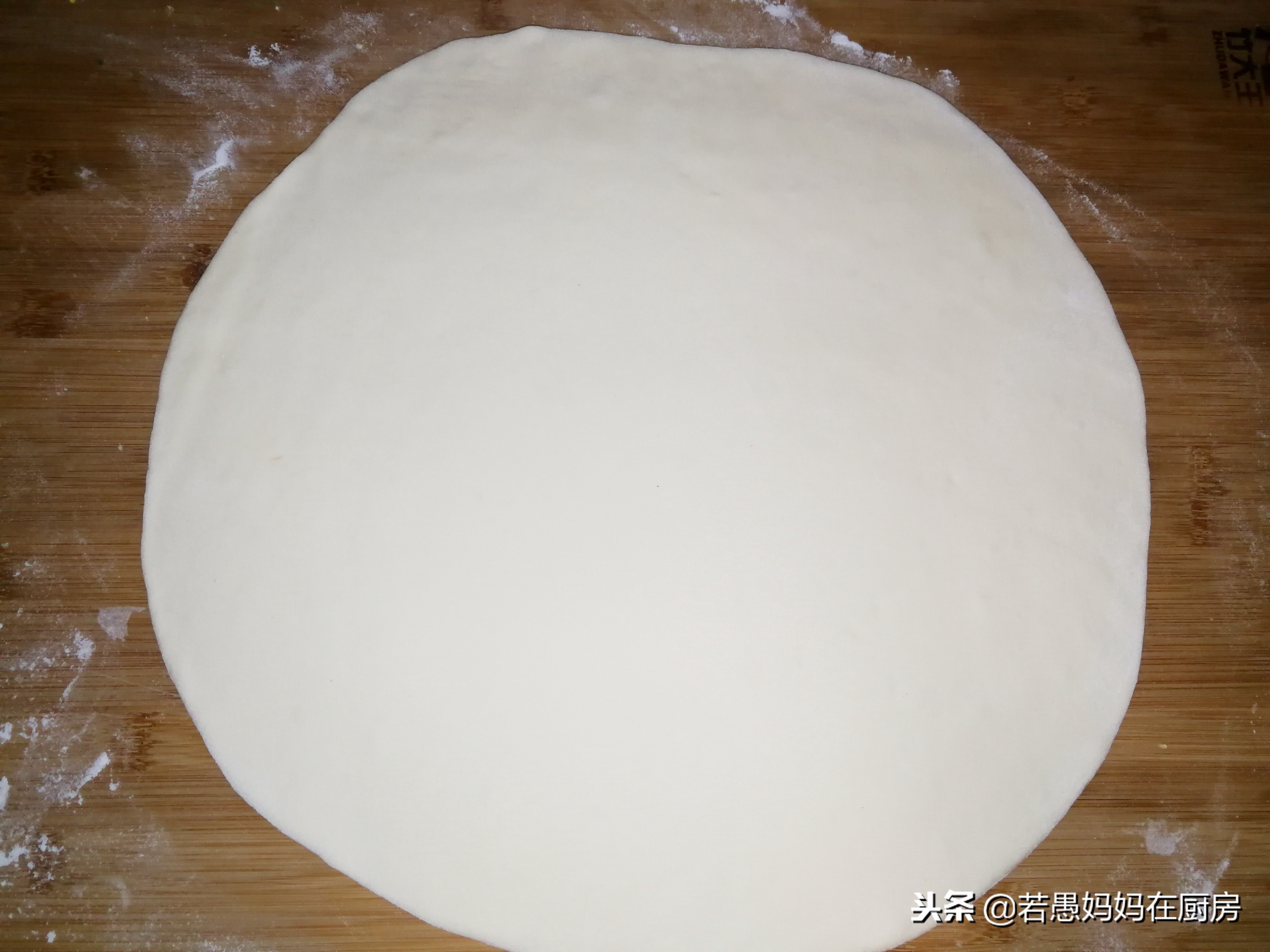 无褶子包包子手法教程,包大包子最简单怎么捏褶