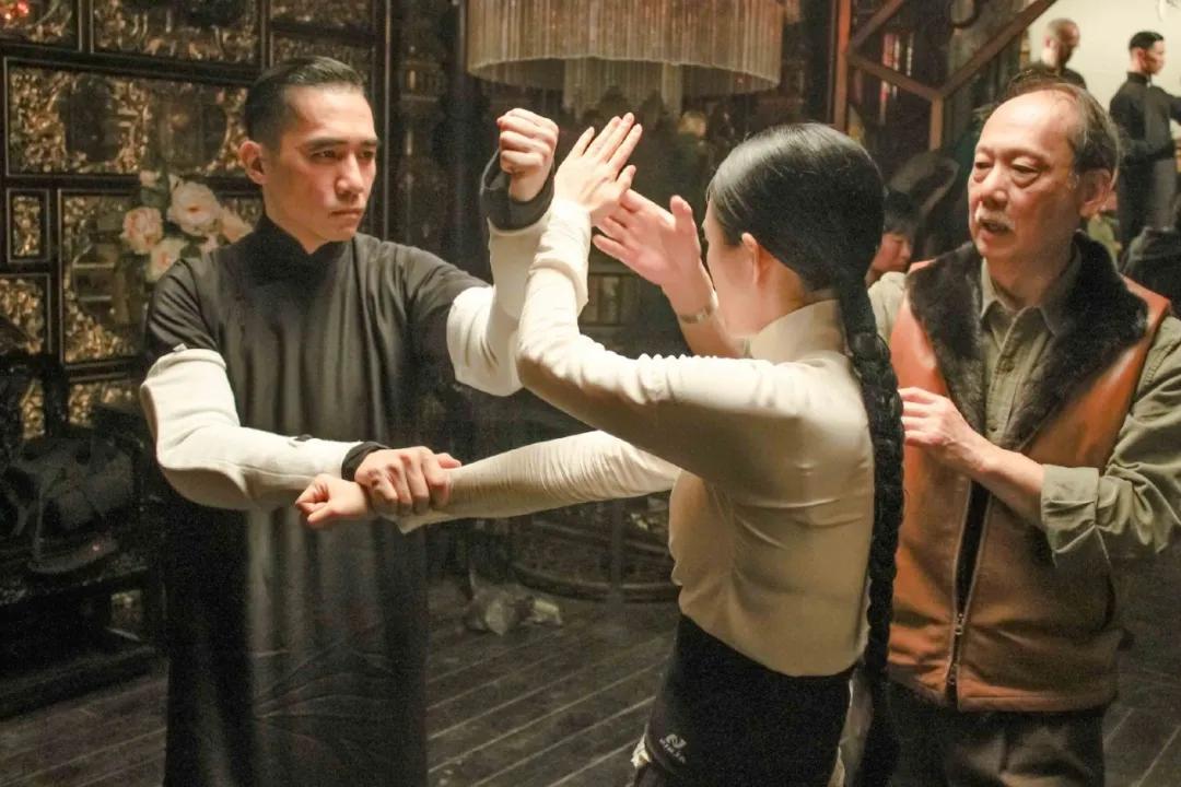 黄飞鸿和叶问谁的功夫更厉害,黄飞鸿和叶问差了多少年