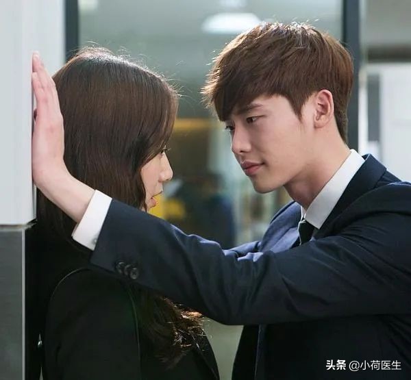 顽固的黑头用祛黑头仪真的能行吗,黑头的成因以及祛黑头的方法