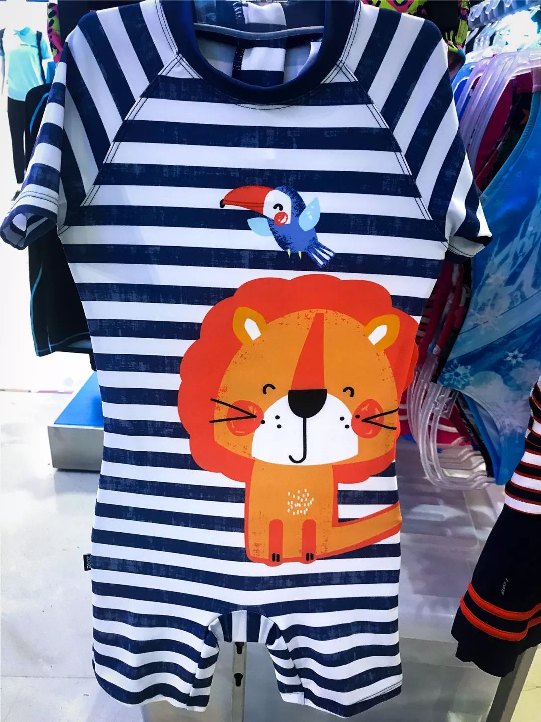 新手泳衣如何选购好的品牌,如何选择合适的儿童泳衣