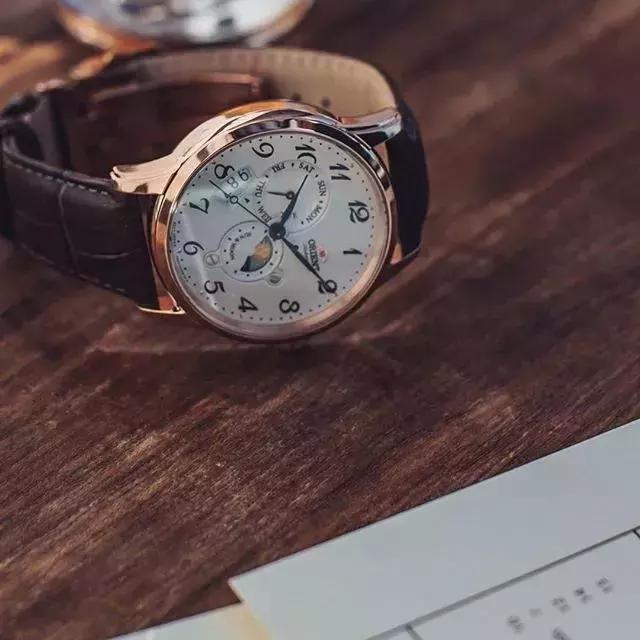 怎样保养手表才不会有划痕,手表外壳有较深的划痕怎样修复