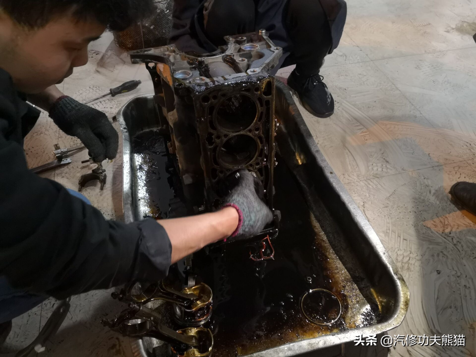 上海大众SUV销量王途观烧机油、漏机油被人乱修一通差点搞报废