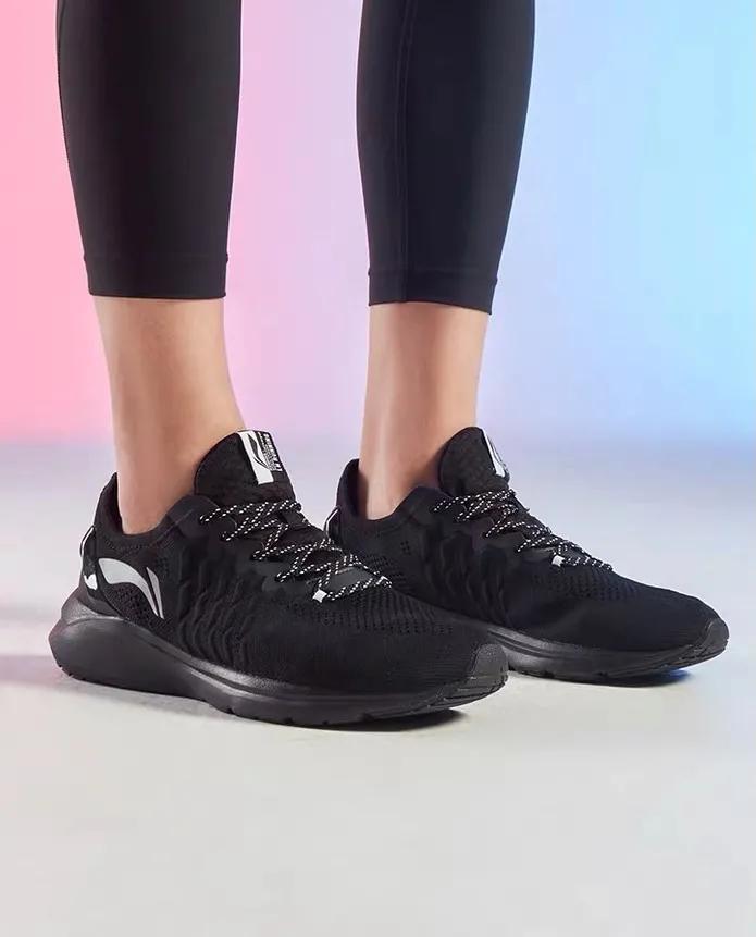 科技颜值跑鞋100到200元,䨻科技李宁跑鞋推荐