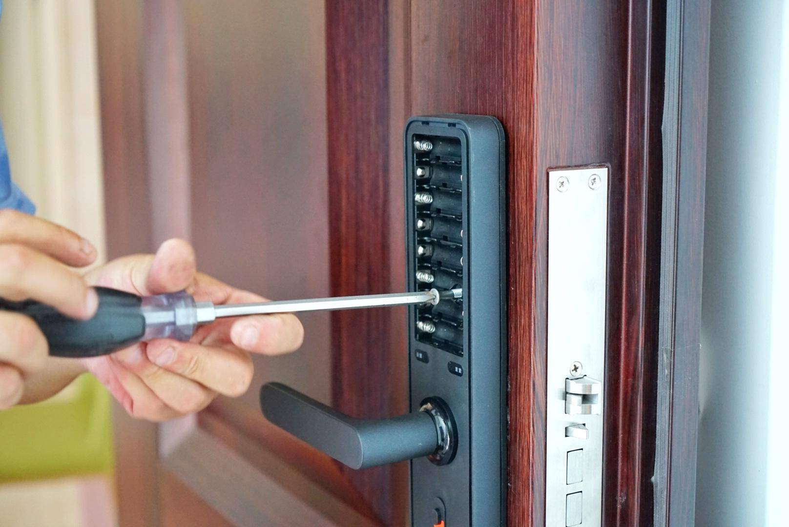 小米智能门锁e能用小米手机开吗,小米智能门锁e家和1s哪个值得入手