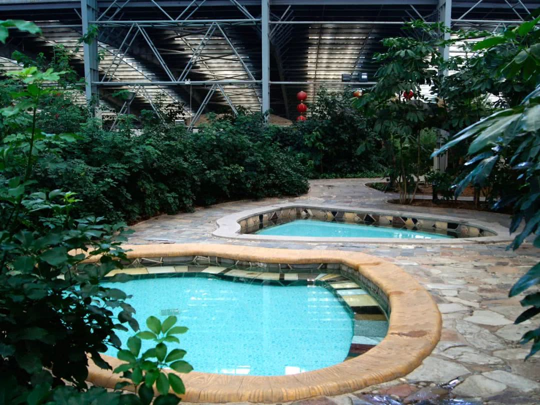 不用去泰国可以玩的景点,日本十大温泉胜地推荐