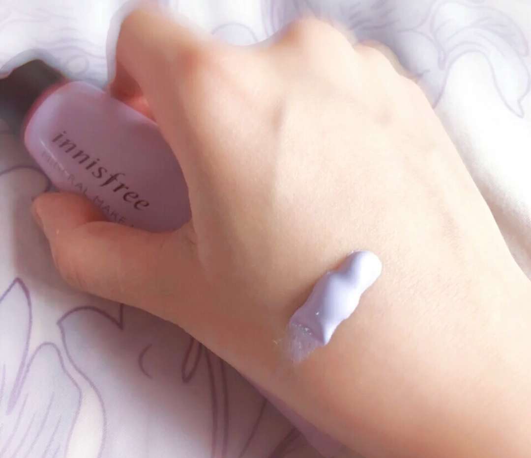 妆前乳和粉底液有什么好用的吗,妆前乳和粉底液哪个必须用遮瑕液