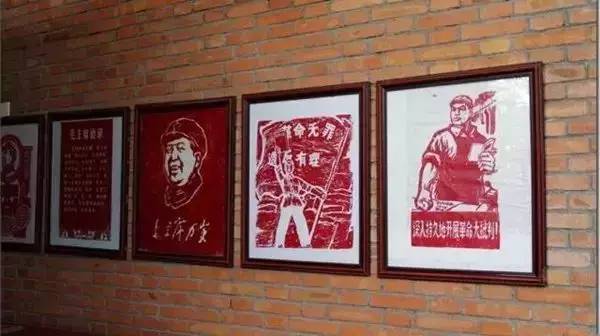 嫌工资低辞职光脚坐在火车站,成都市副市长辞职