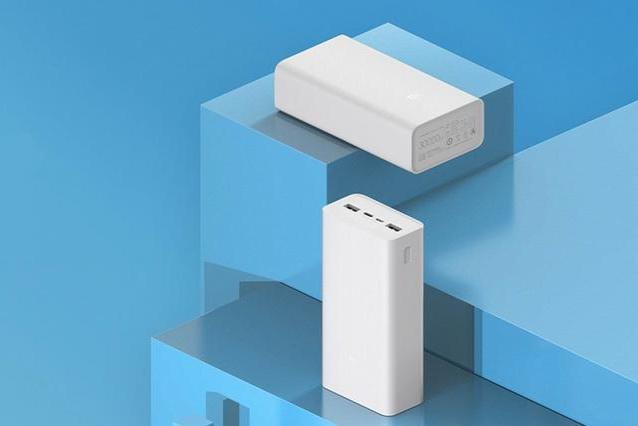 摆摊必备品：小米30000mAh超大容量移动电源，续航更持久