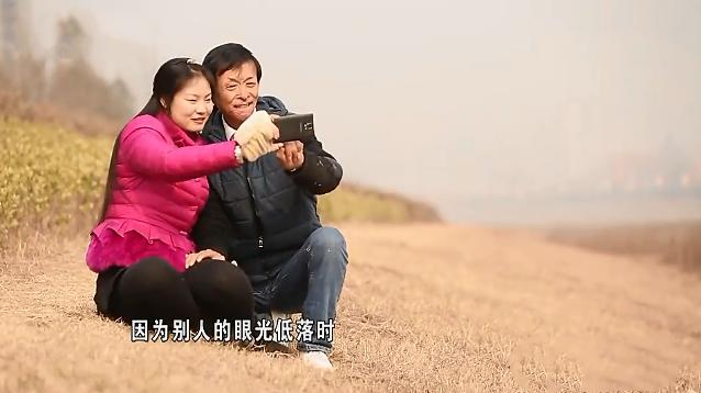 21岁小伙烧伤13人,21岁小伙一人救13人被烧毁容