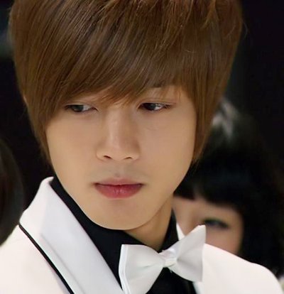 金贤重家暴女友事件,金贤重家暴事件回顾