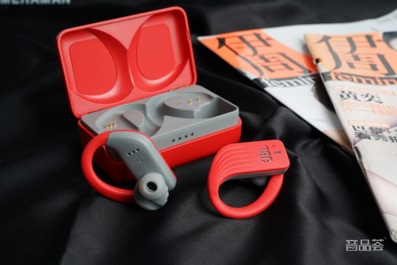 蓝牙耳机黑科技高音质华为,jbltune120tws蓝牙耳机测评