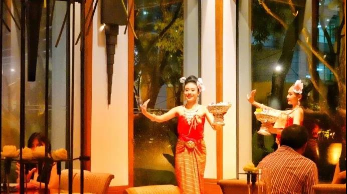 泰国实在“泰”好吃了，连百万粉丝的旅行大咖都频频去打卡