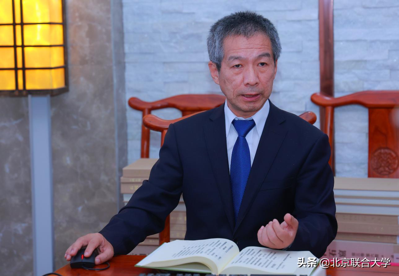 一本教材多少字,一本教材大概多少斤