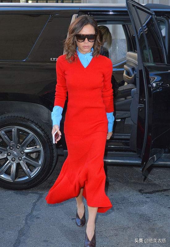 讲解连衣裙的穿搭,连衣裙怎样穿才显得更高级呢