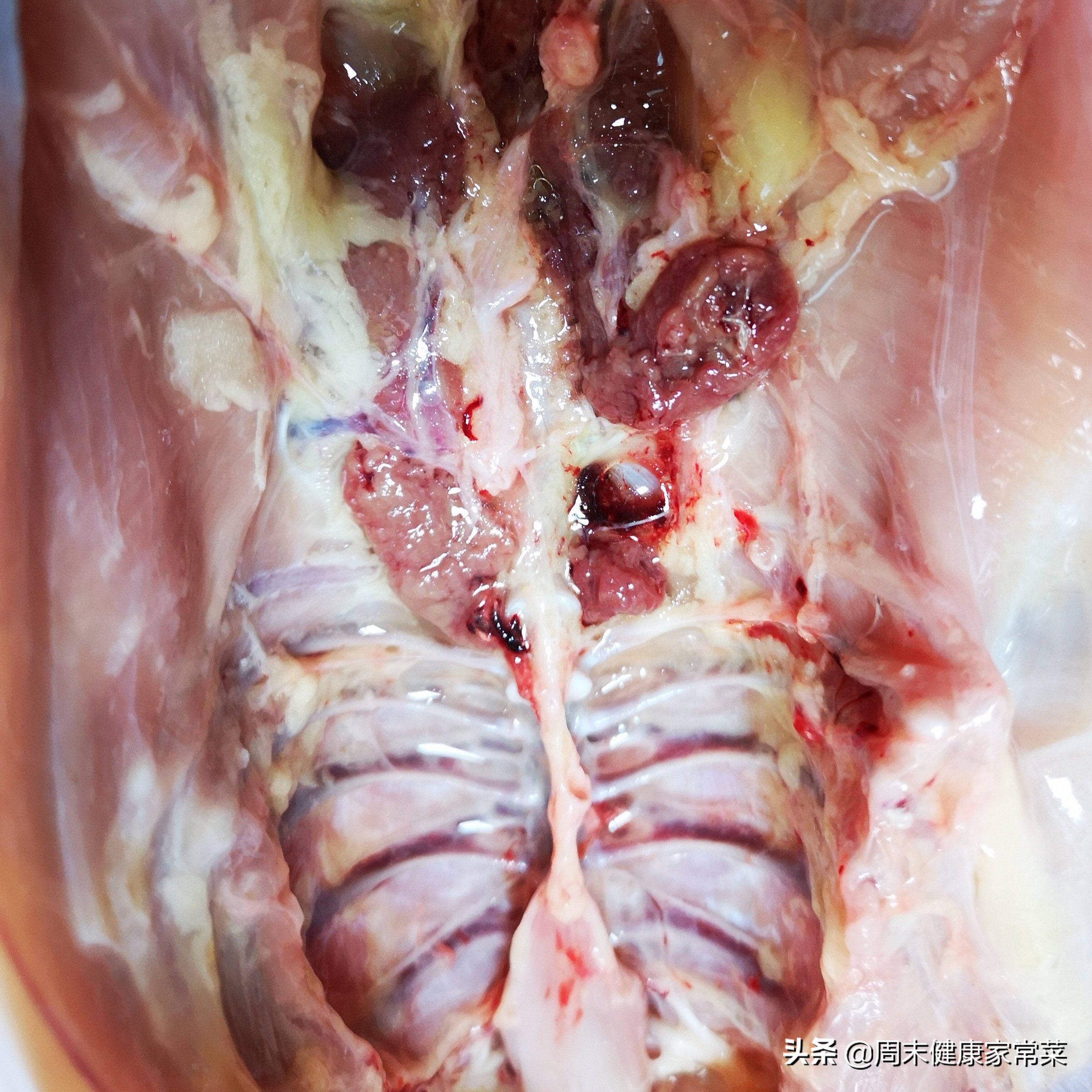 怎么把一只鸡完全脱骨,整只鸡如何完整脱骨