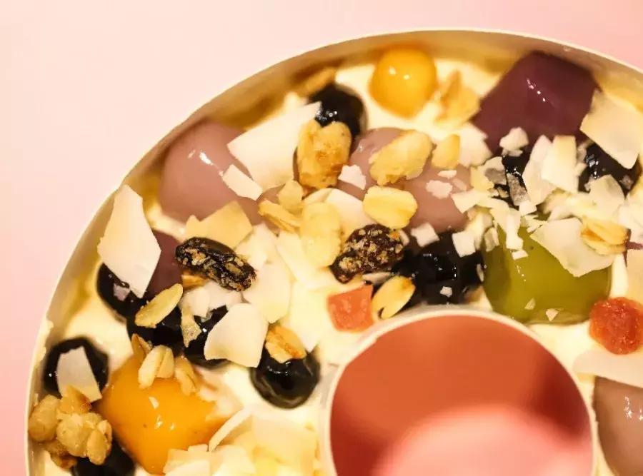 步行街椰子奶茶,泰国路边椰子甜品