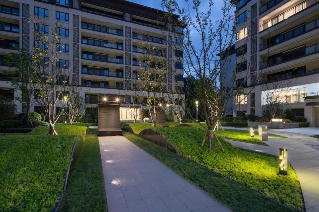 万科金开悦府,万科金开悦府高压线