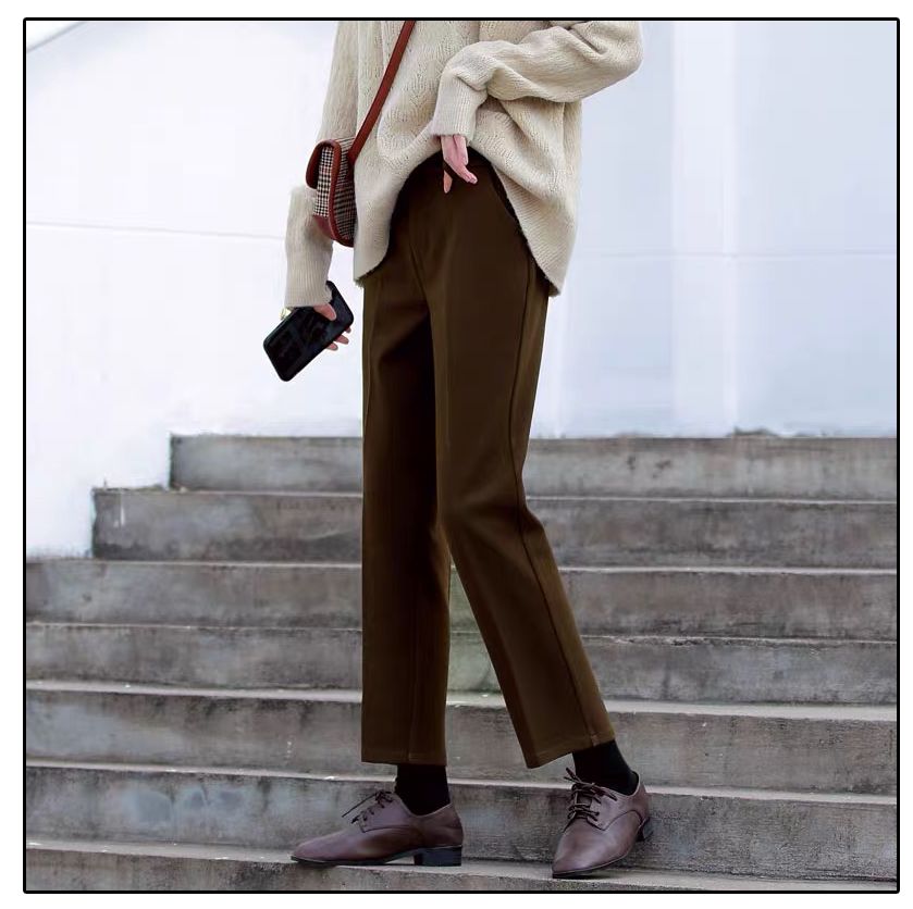 烟管裤秋冬搭配什么外搭,白裤子秋冬烟管裤穿搭